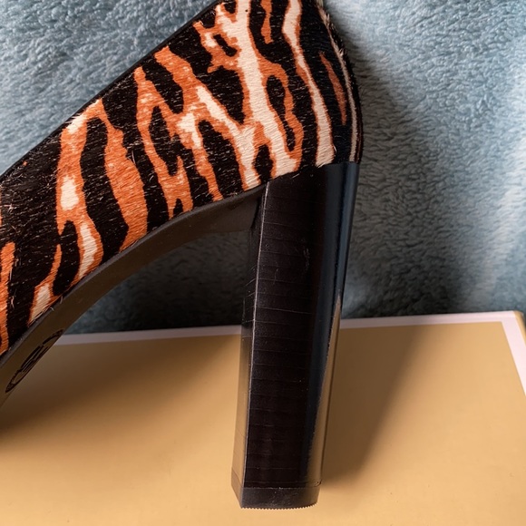 Micheal Kors Animal print shoes - Picture 8 of 10